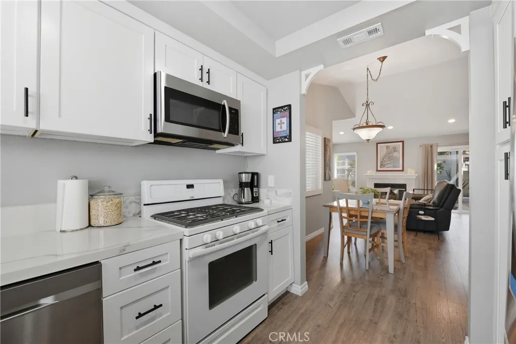 3942 46 Cochran Street, Simi Valley, California 93063 home-pic-16