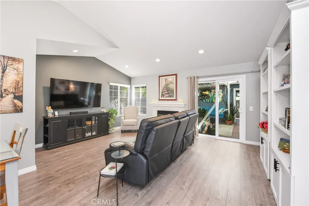 3942 46 Cochran Street, Simi Valley, California 93063 home-pic-8