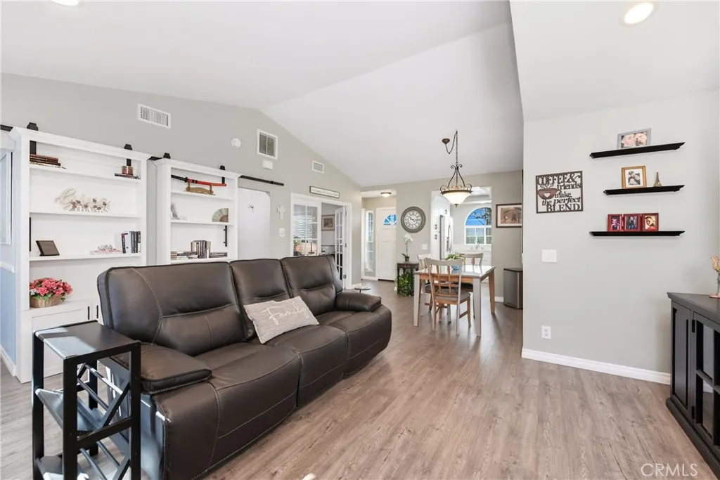3942 46 Cochran Street, Simi Valley, California 93063 home-pic-7