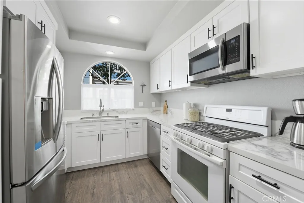 3942 46 Cochran Street, Simi Valley, California 93063 home-pic-13