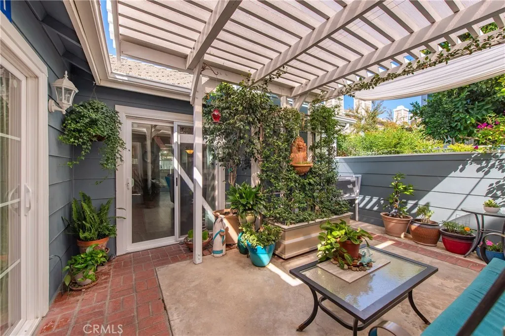 3942 46 Cochran Street, Simi Valley, California 93063 home-pic-26