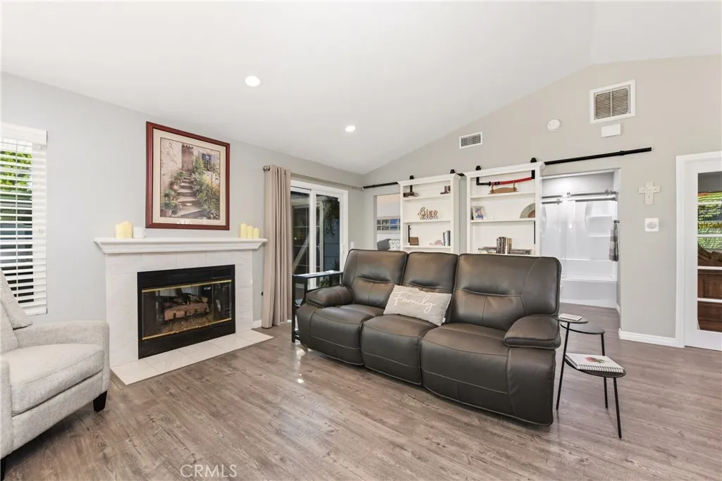3942 46 Cochran Street, Simi Valley, California 93063 home-pic-9