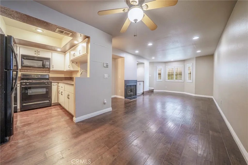 13919 Arthur Avenue 22, Paramount, California 90723 home-pic-12