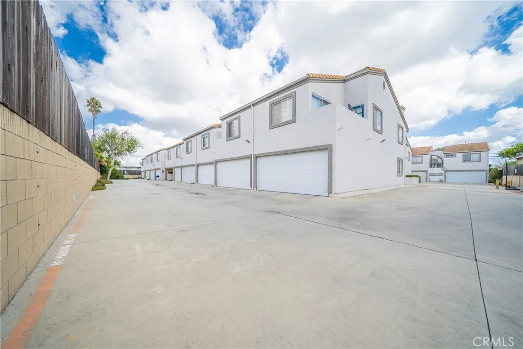 13919 Arthur Avenue 22, Paramount, California 90723 home-pic-8