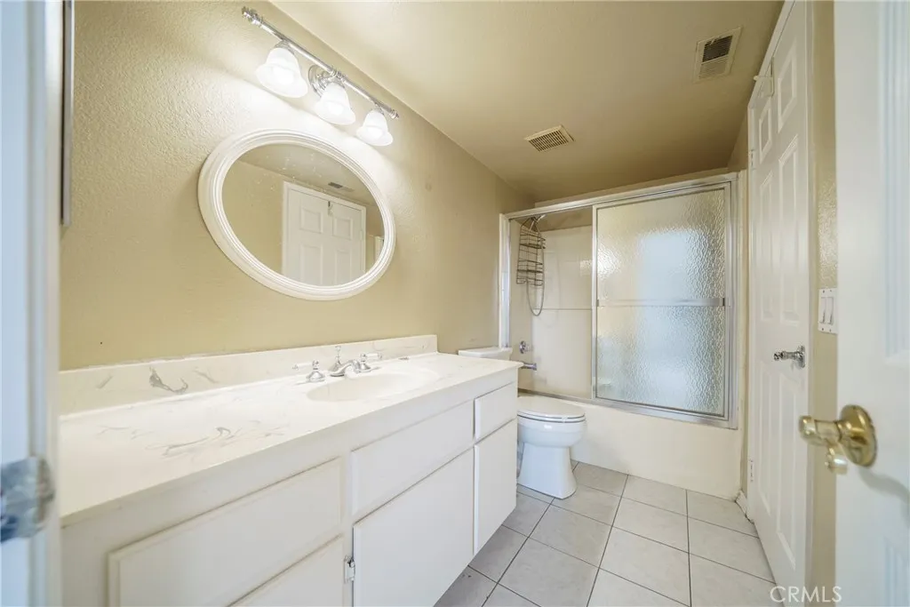 13919 Arthur Avenue 22, Paramount, California 90723 home-pic-26