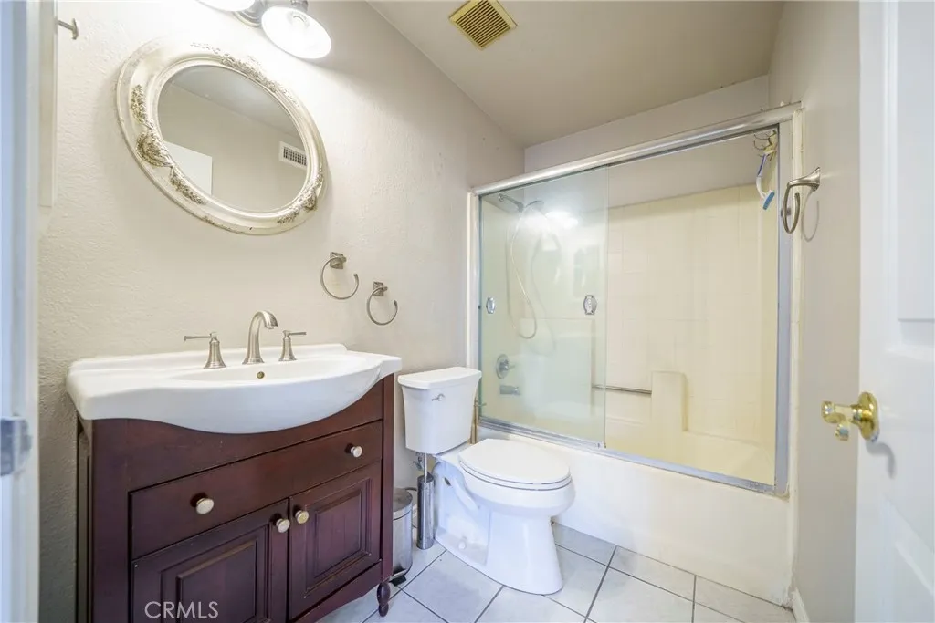 13919 Arthur Avenue 22, Paramount, California 90723 home-pic-27