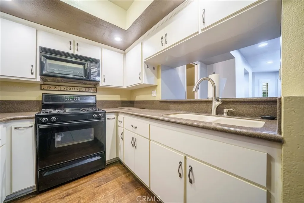 13919 Arthur Avenue 22, Paramount, California 90723 home-pic-14