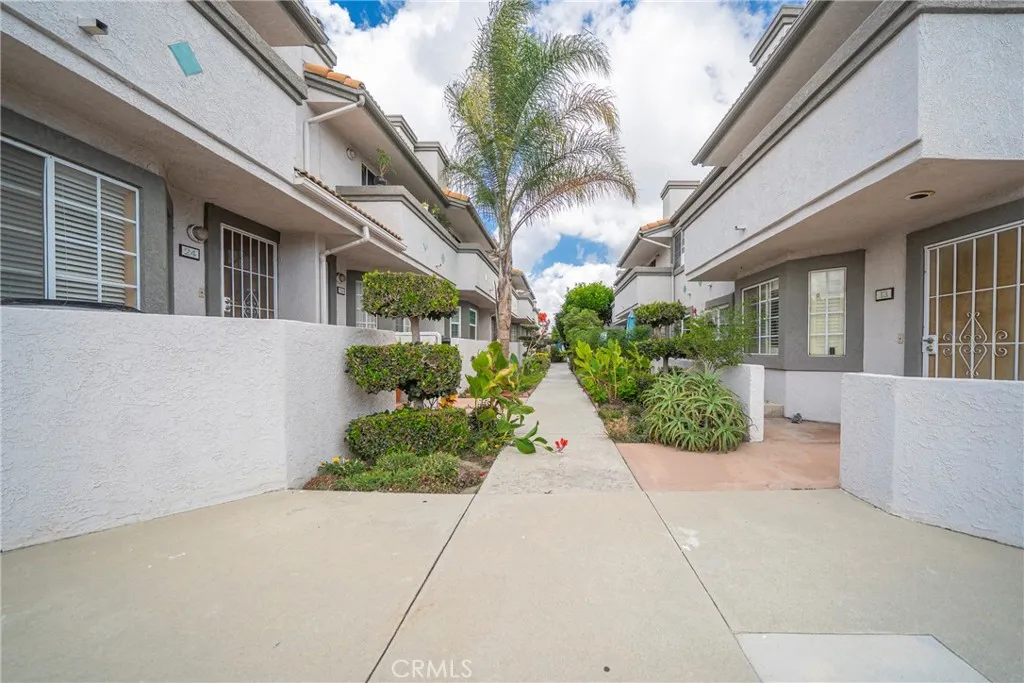 13919 Arthur Avenue 22, Paramount, California 90723 home-pic-7