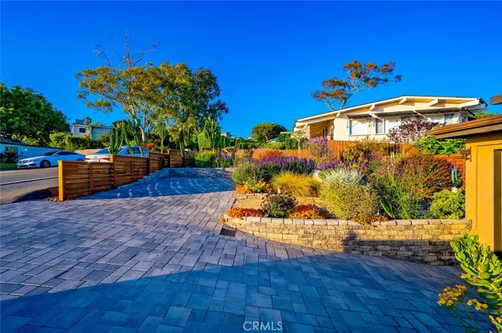 1687 Temple Hills Drive, Laguna Beach, California 92651