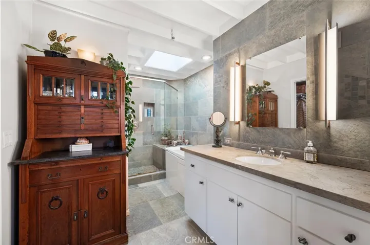 1687 Temple Hills Drive, Laguna Beach, California 92651