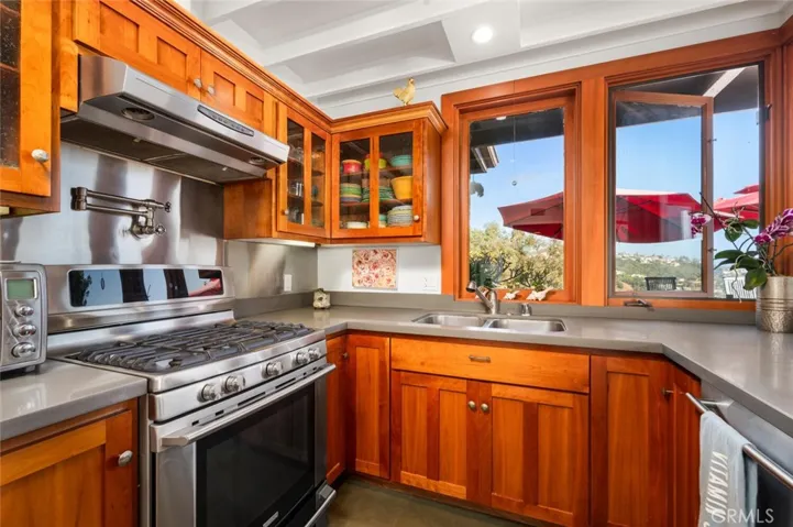 1687 Temple Hills Drive, Laguna Beach, California 92651