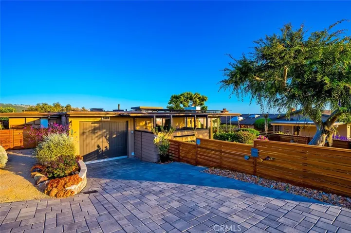1687 Temple Hills Drive, Laguna Beach, California 92651