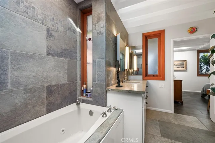 1687 Temple Hills Drive, Laguna Beach, California 92651