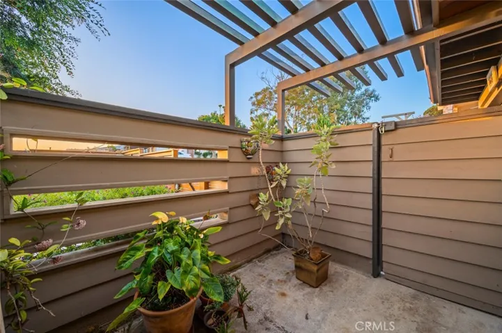 1687 Temple Hills Drive, Laguna Beach, California 92651