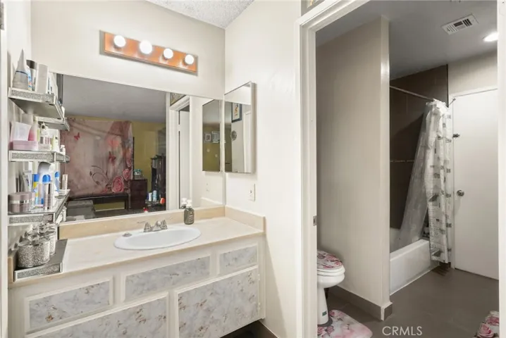 13540 Hubbard Street 21, Sylmar, California 91342