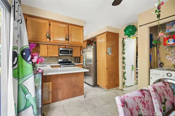 13540 Hubbard Street 21, Sylmar, California 91342