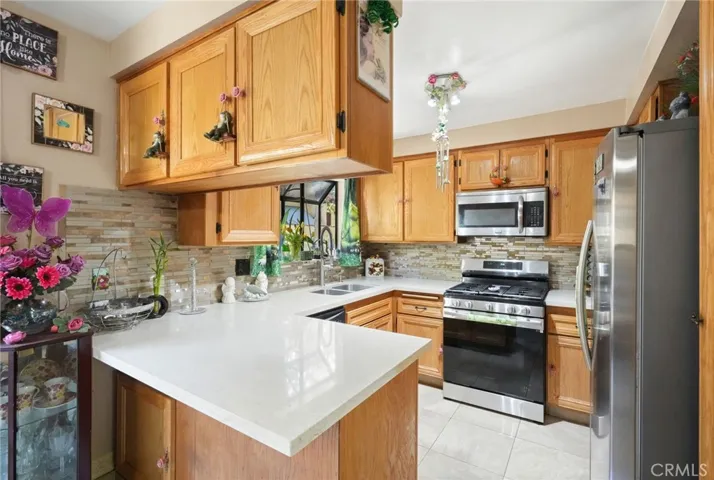 13540 Hubbard Street 21, Sylmar, California 91342