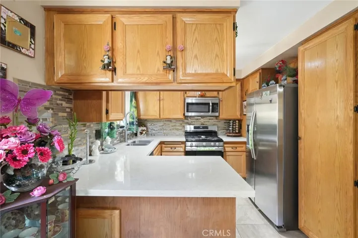 13540 Hubbard Street 21, Sylmar, California 91342