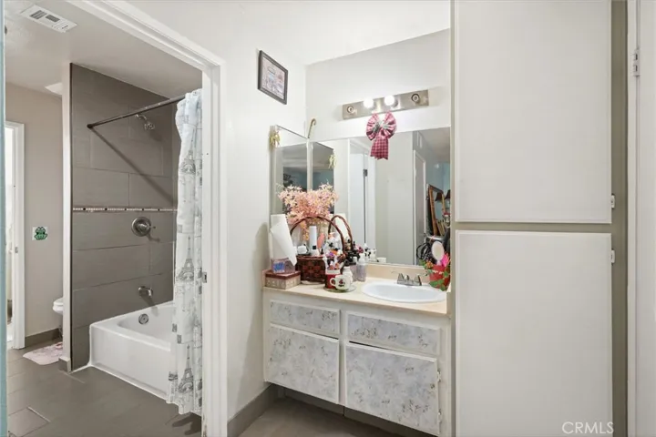 13540 Hubbard Street 21, Sylmar, California 91342