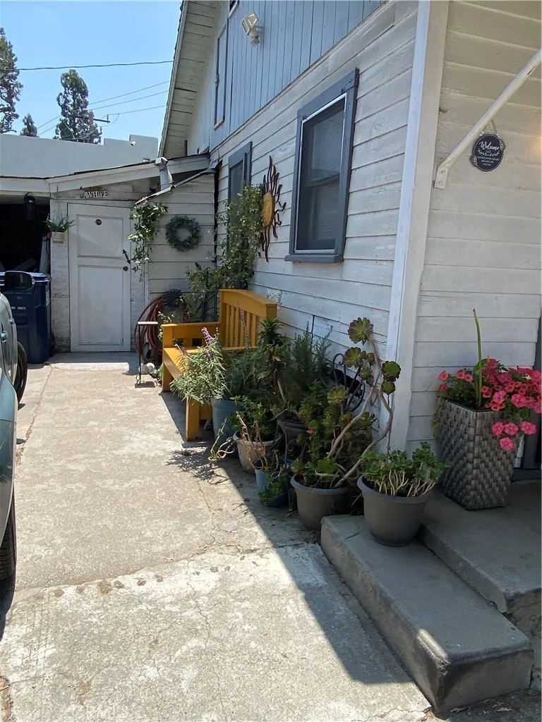 12120 12120 S Willowbrook, Compton, California 90222 home-pic-2