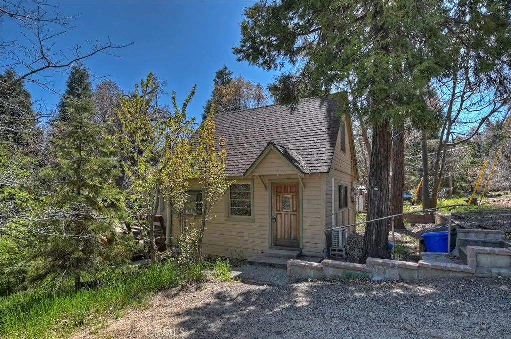 1262 Bear Springs Road, Rimforest, California 92378 home-pic-3