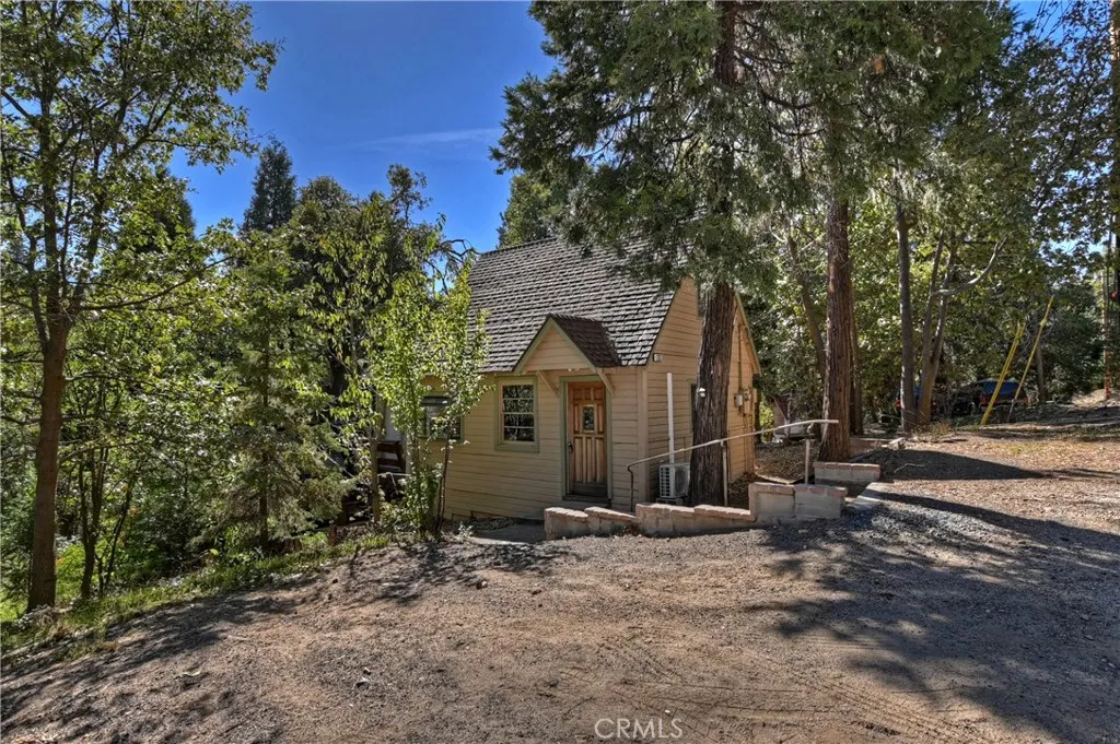 1262 Bear Springs Road, Rimforest, California 92378 home-pic-32