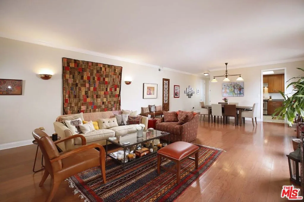 100 S Wetherly Drive 4, Los Angeles, California 90048 home-pic-4