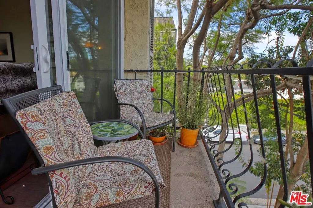100 S Wetherly Drive 4, Los Angeles, California 90048 home-pic-28