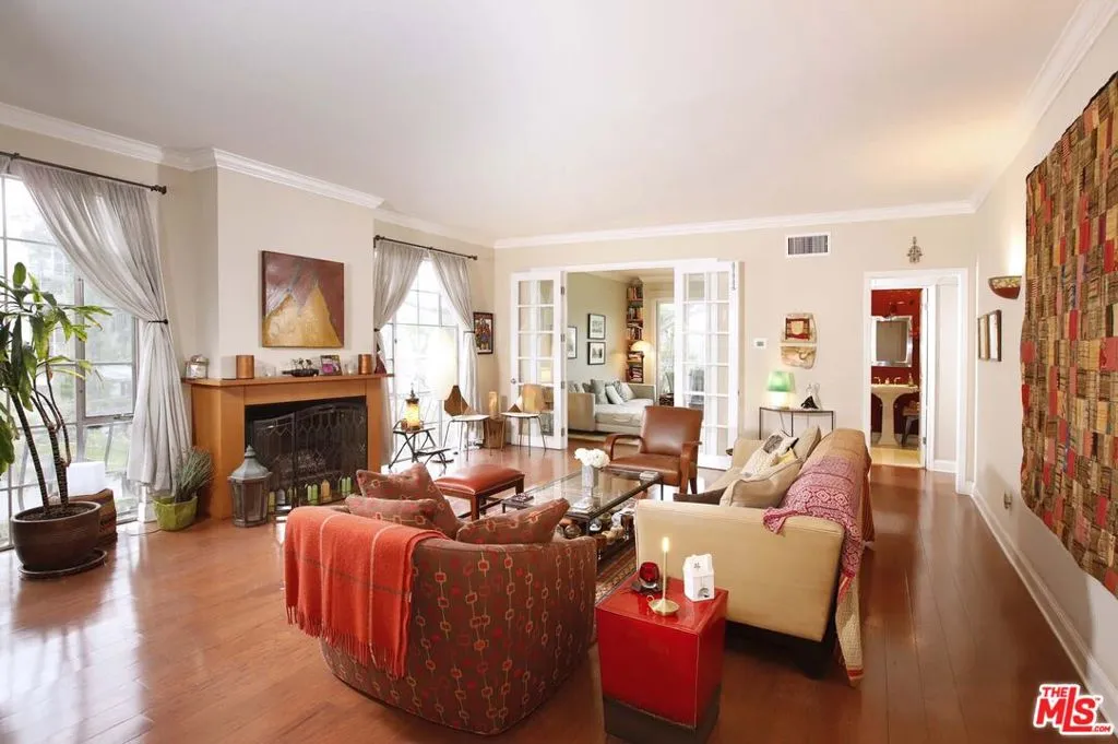 100 S Wetherly Drive 4, Los Angeles, California 90048 home-pic-1