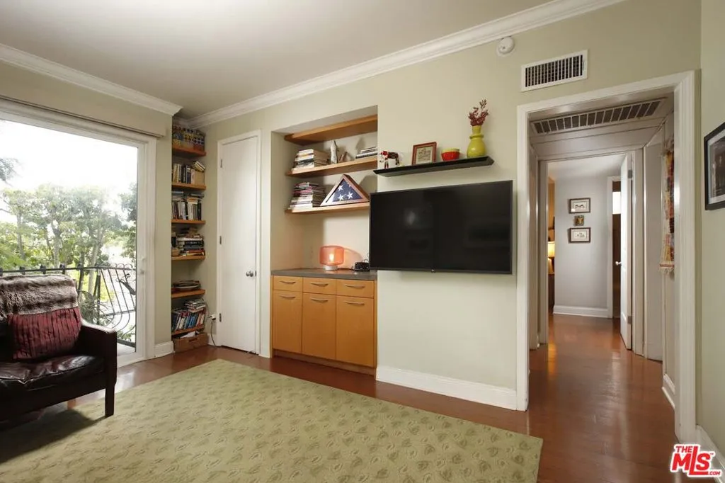 100 S Wetherly Drive 4, Los Angeles, California 90048 home-pic-24