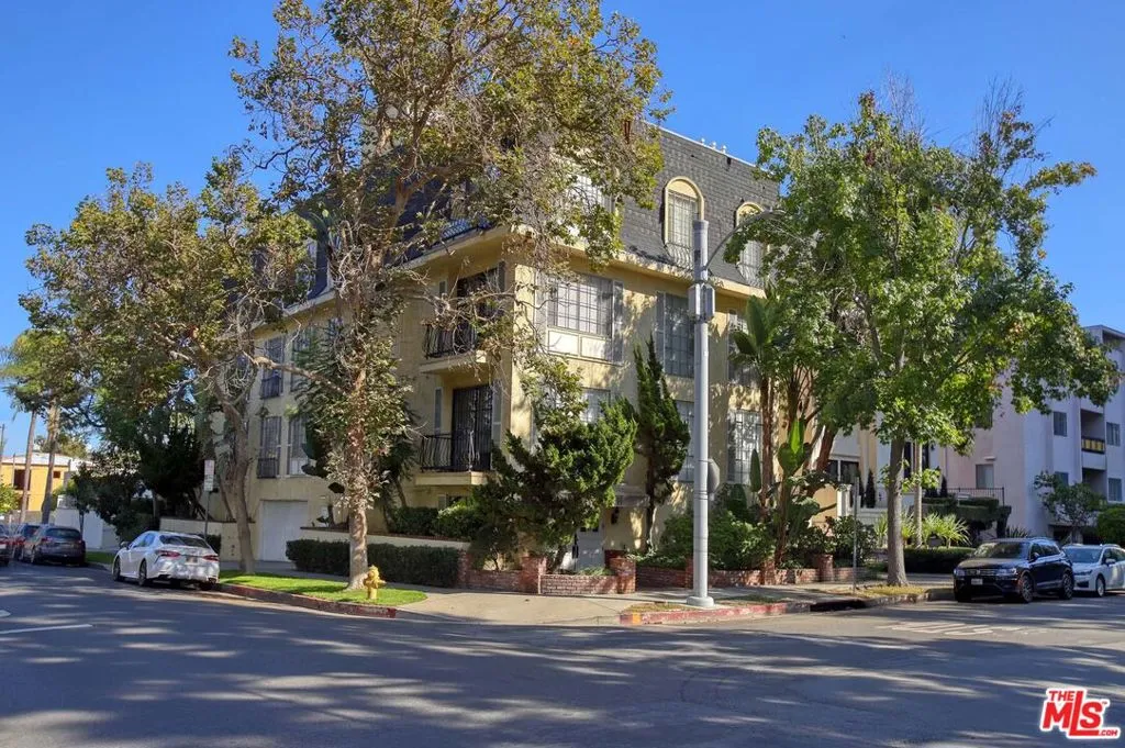 100 S Wetherly Drive 4, Los Angeles, California 90048 home-pic-0