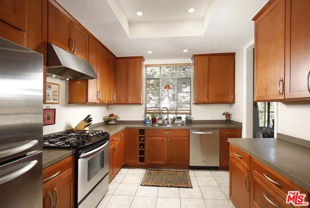 100 S Wetherly Drive 4, Los Angeles, California 90048 home-pic-9