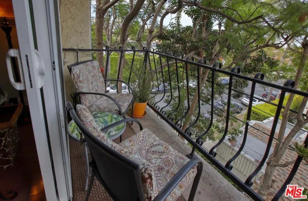 100 S Wetherly Drive 4, Los Angeles, California 90048 home-pic-29