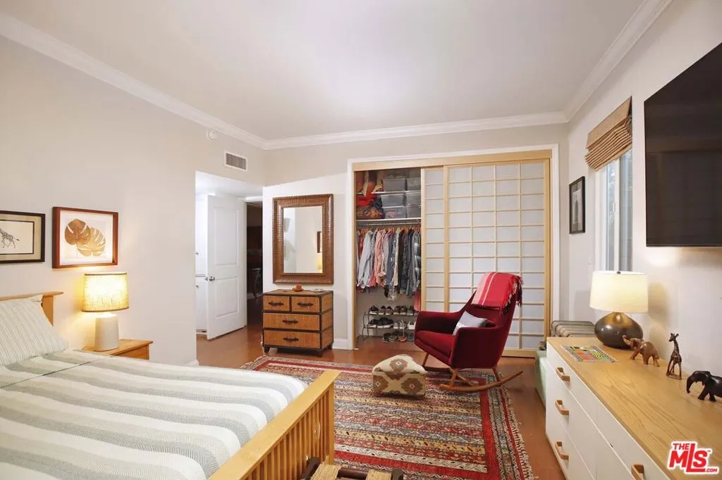 100 S Wetherly Drive 4, Los Angeles, California 90048 home-pic-16