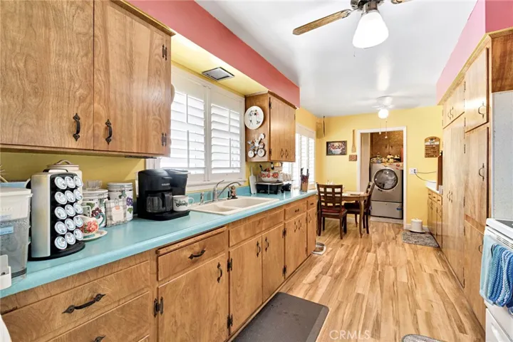 27256 Parkwood, Madera, California 93637