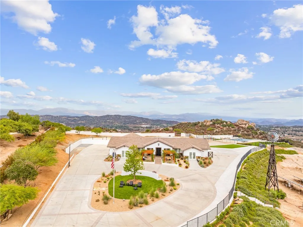 31930 31930 Via Del Senor, Homeland, California 92548 home-pic-5