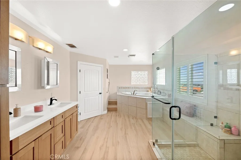 31930 31930 Via Del Senor, Homeland, California 92548 home-pic-41