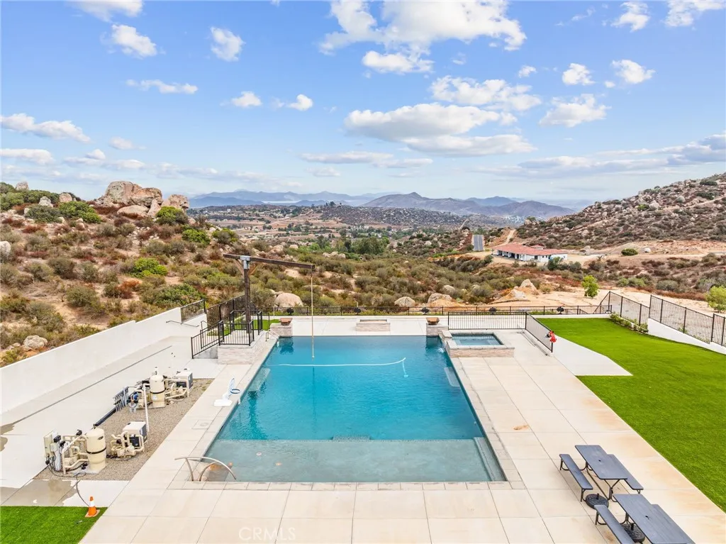 31930 31930 Via Del Senor, Homeland, California 92548 home-pic-73