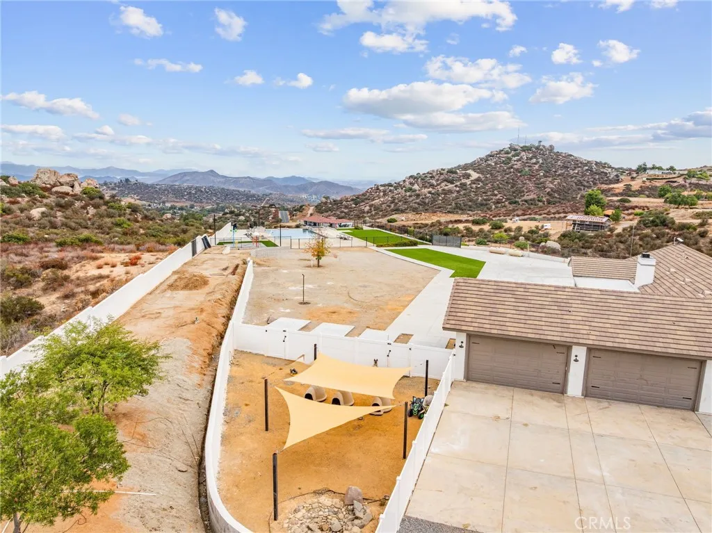 31930 31930 Via Del Senor, Homeland, California 92548 home-pic-70