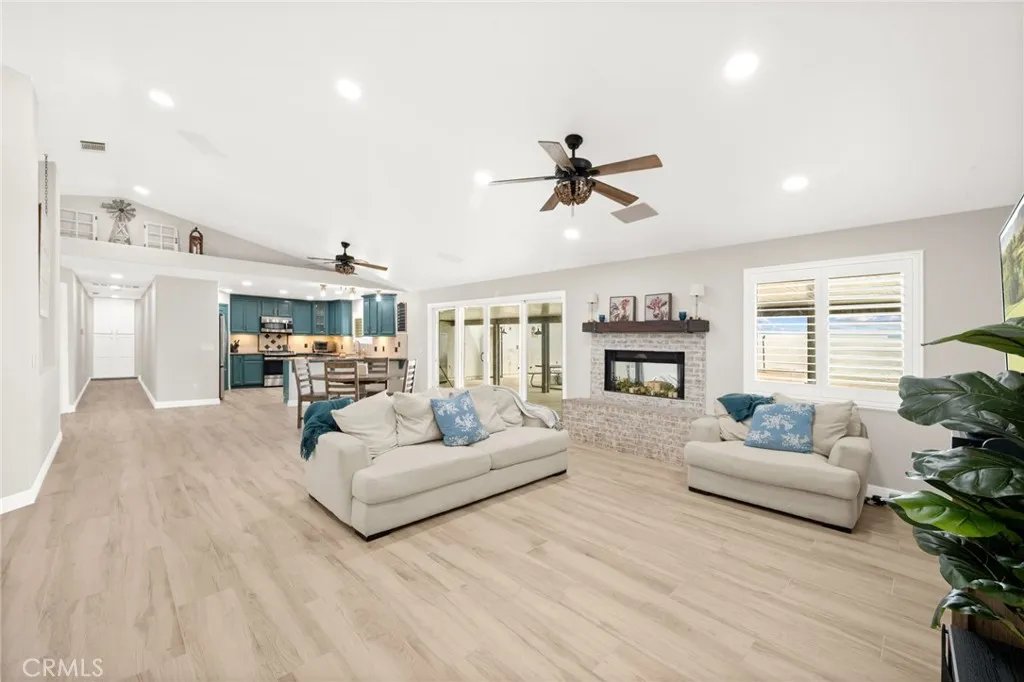 31930 31930 Via Del Senor, Homeland, California 92548 home-pic-24