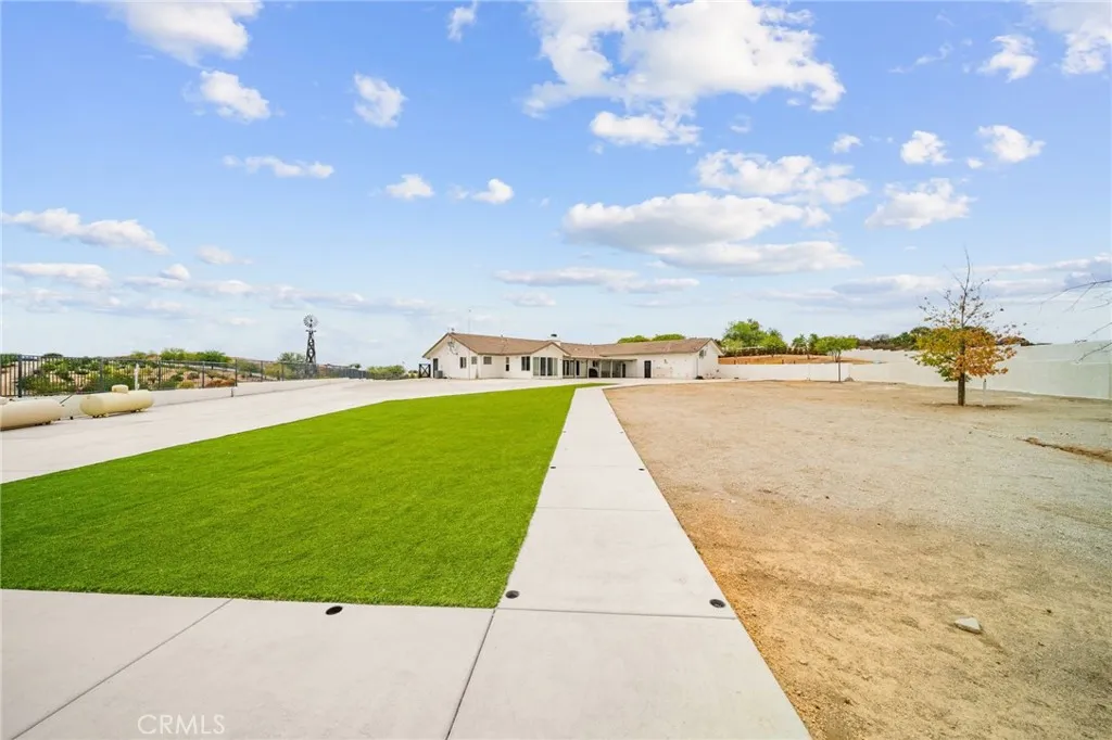 31930 31930 Via Del Senor, Homeland, California 92548 home-pic-68