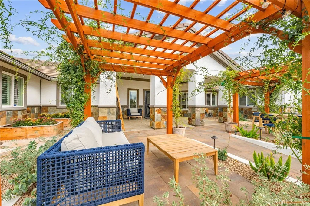 31930 31930 Via Del Senor, Homeland, California 92548 home-pic-16