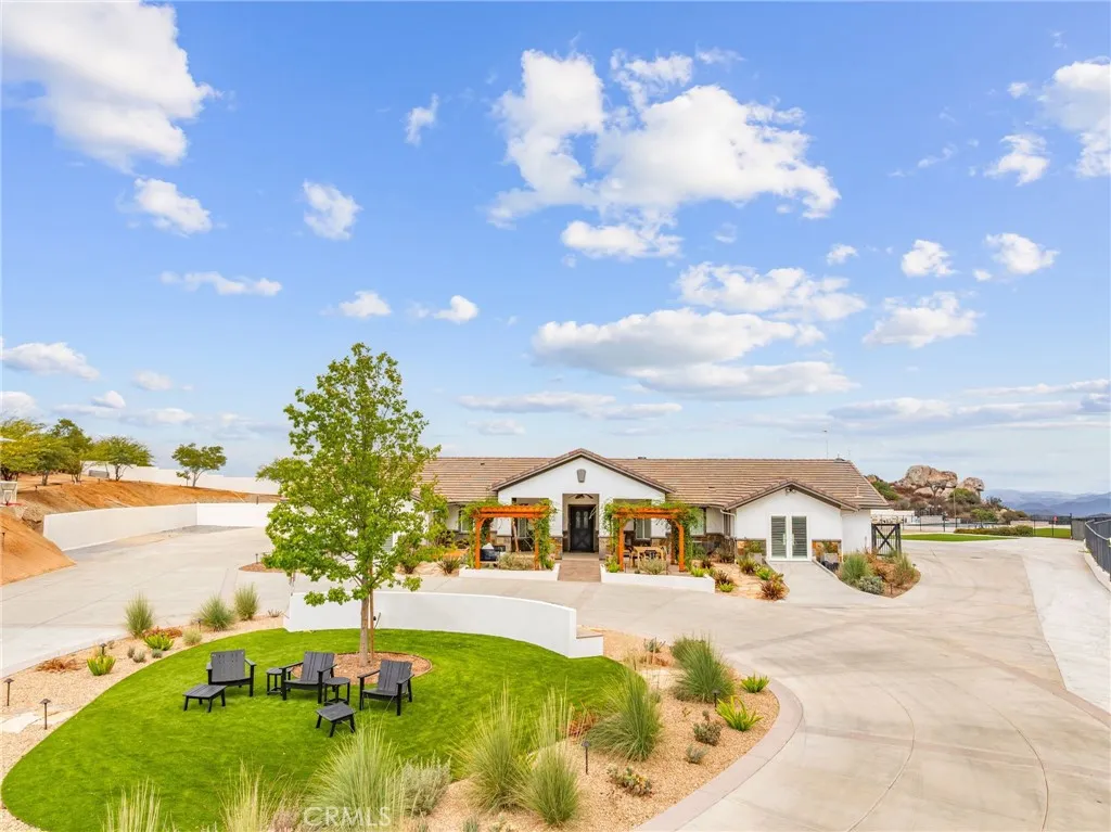 31930 31930 Via Del Senor, Homeland, California 92548 home-pic-19