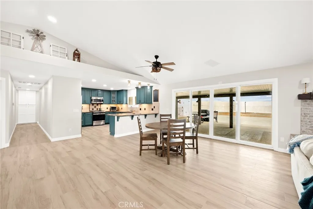 31930 31930 Via Del Senor, Homeland, California 92548 home-pic-25