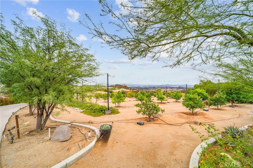 31930 31930 Via Del Senor, Homeland, California 92548 home-pic-10