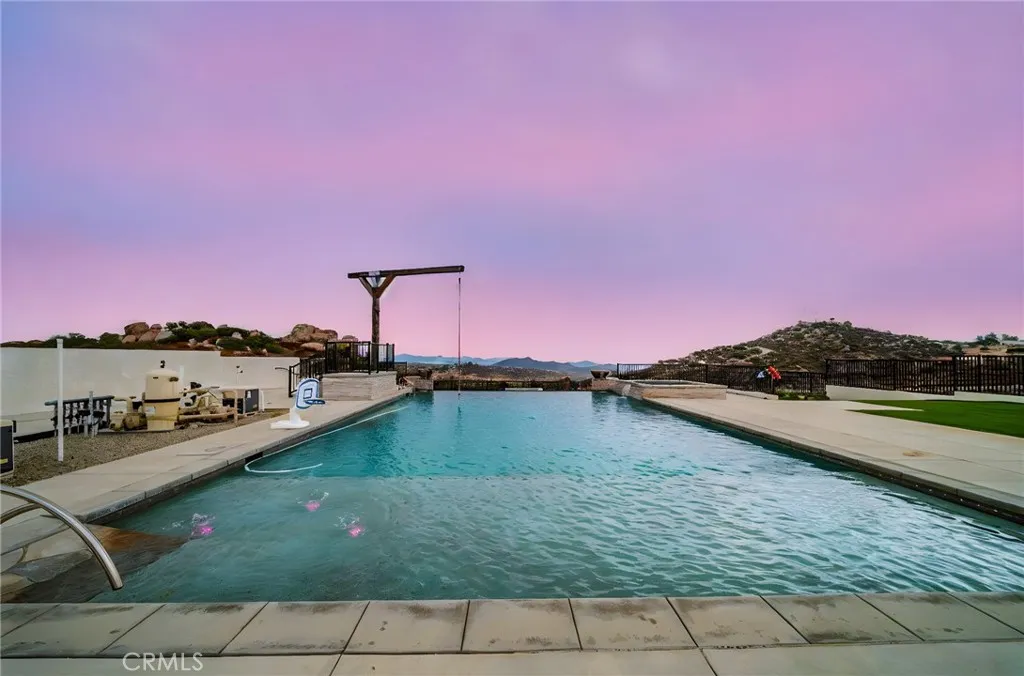 31930 31930 Via Del Senor, Homeland, California 92548 home-pic-2