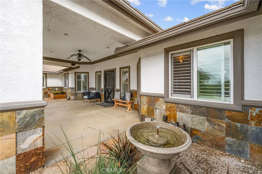 31930 31930 Via Del Senor, Homeland, California 92548 home-pic-17