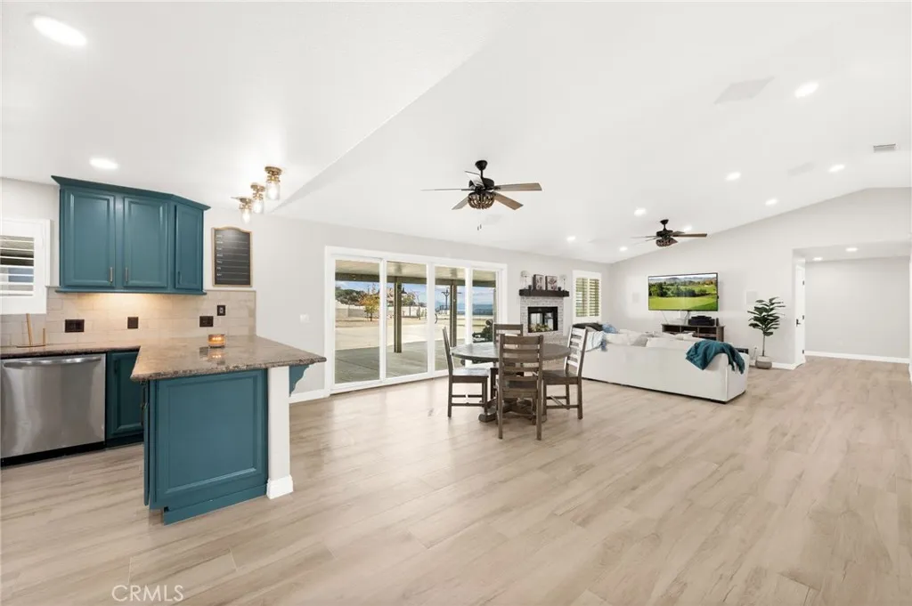 31930 31930 Via Del Senor, Homeland, California 92548 home-pic-33