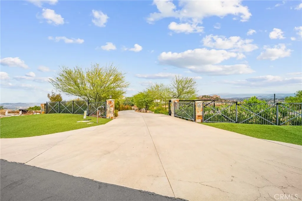 31930 31930 Via Del Senor, Homeland, California 92548 home-pic-9