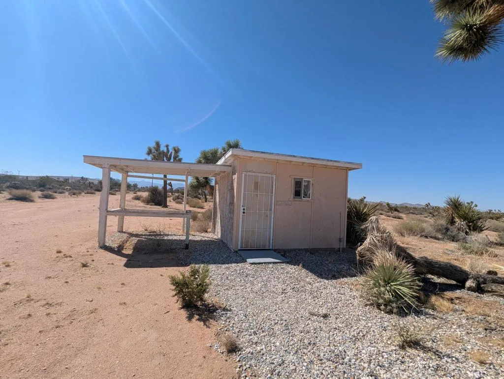 3230 Balsa Avenue, Yucca Valley, California 92284 home-pic-30